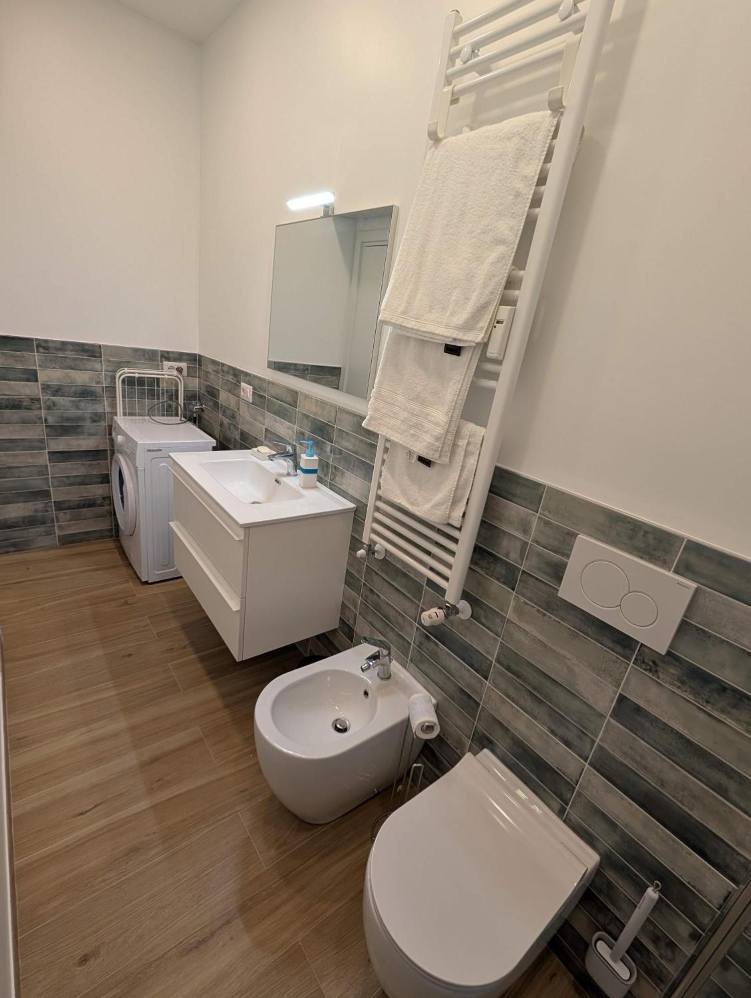 Loreto 15 Mins From Duomo - M1 Rovereto *