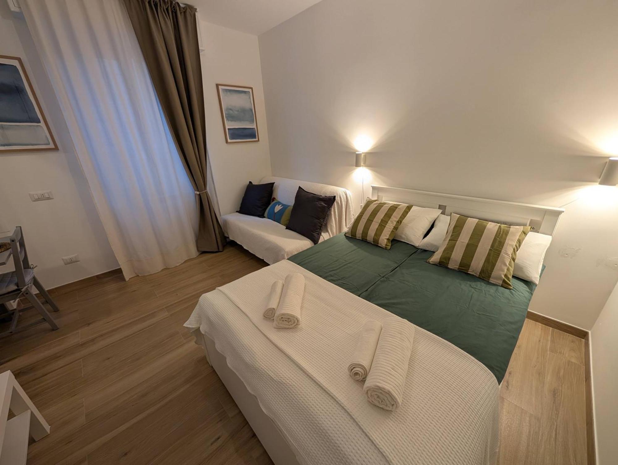 Loreto 15 Mins From Duomo - M1 Rovereto Apartment